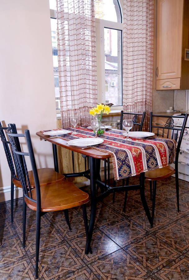 Apartment On 11 Amiryan Street Erivan Dış mekan fotoğraf