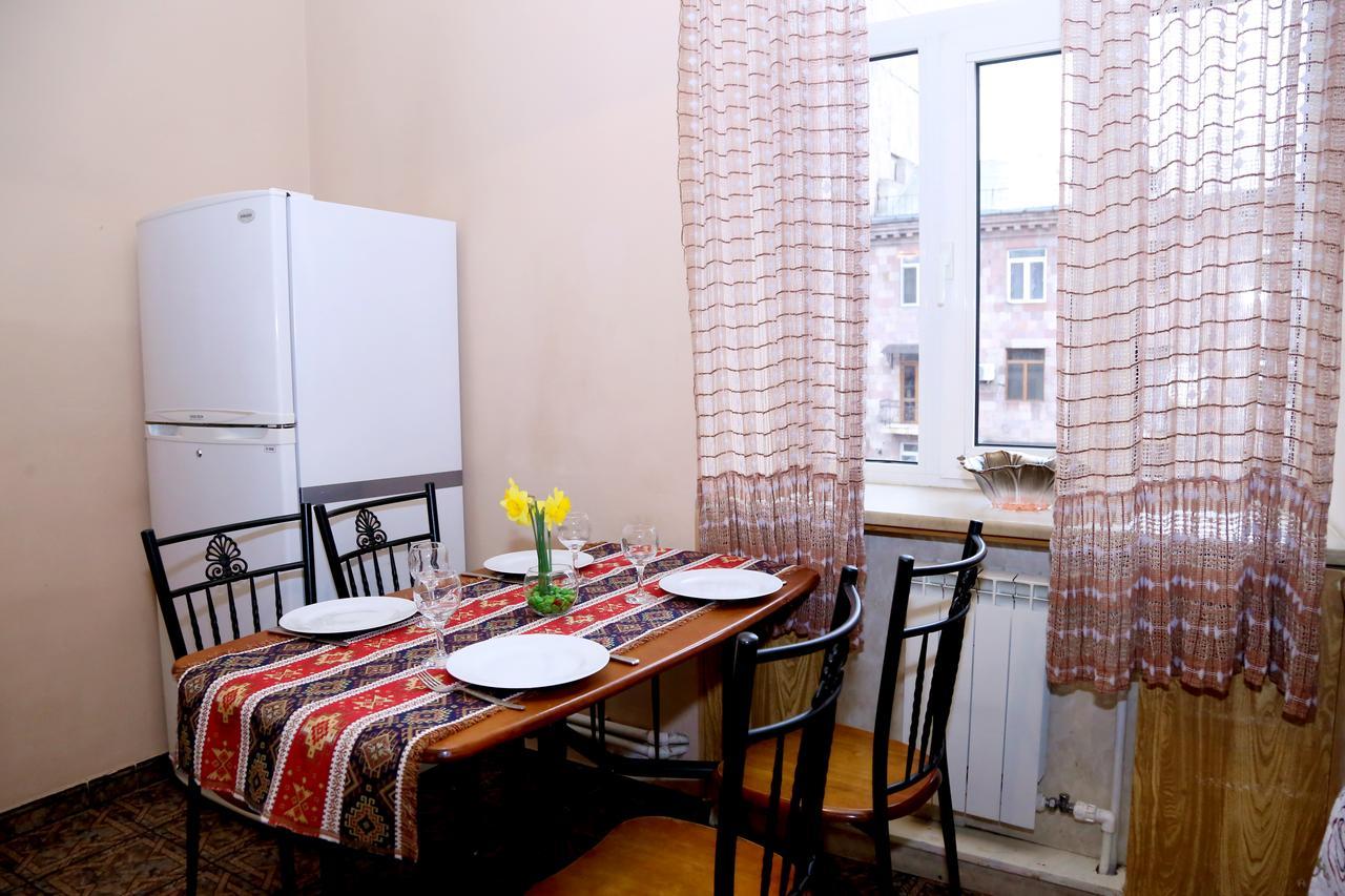 Apartment On 11 Amiryan Street Erivan Dış mekan fotoğraf